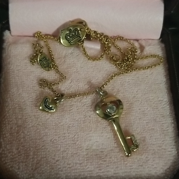 Juicy couture heart key necklace - Picture 2 of 2